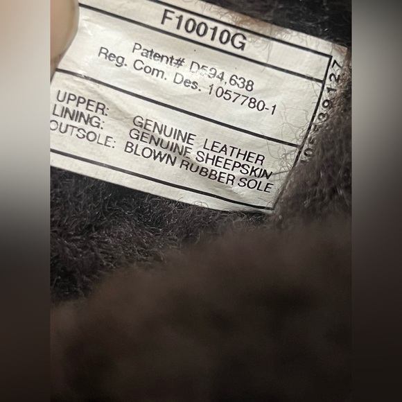 UGG Classic Tall Chocolate Brown Boots size 5 good condition of the leather! - Picture 3 of 9